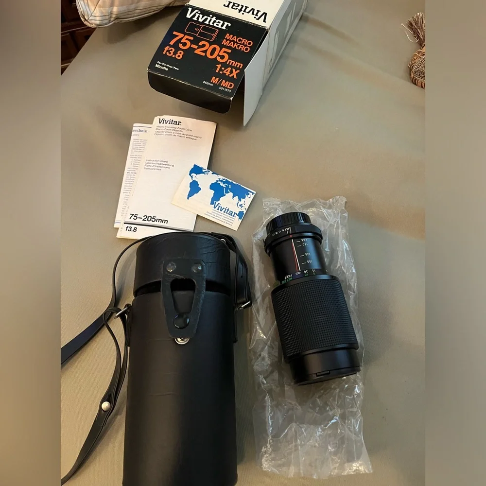Vivitar Macro 75-205mm f3.8 1:4X zoom Lens, Leather case w/all instructions/docs